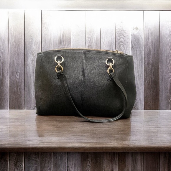 Black coach purse with hidden zip side pockets - Picture 3 of 14